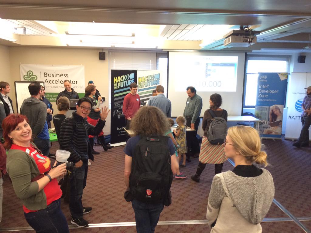 rexstjohn's tweet image. .@alex_donn @hacksterio #atthack #hardwareweekend