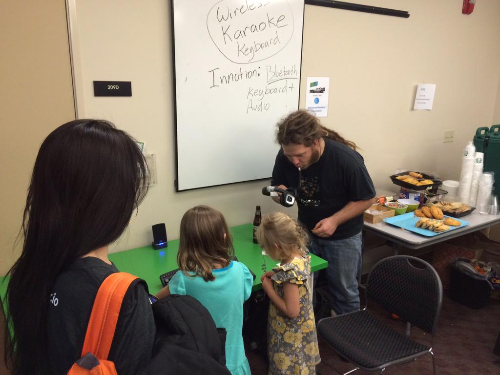 rexstjohn's tweet image. Judging underway @hacksterio #makesoftware #HardwareWeekend