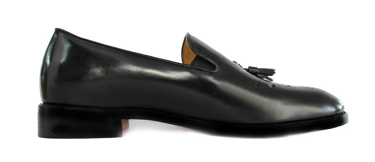 ADLER_shoes's tweet photo. Are ill fitting shoes the story of your life? go to http://t.co/UQcBf0DuC2 where COMFORT is King http://t.co/zuuisoPnhu
