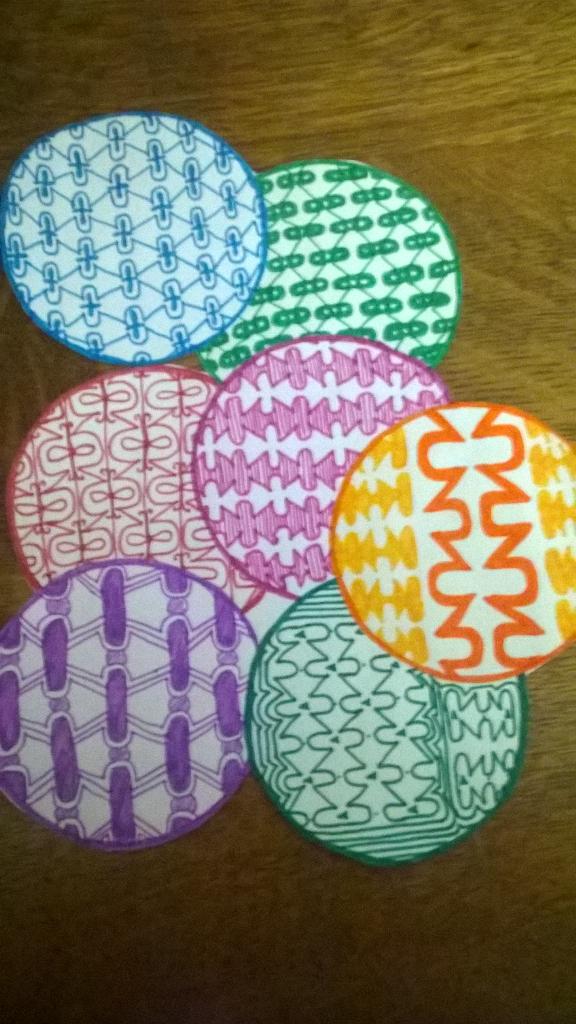 lalocadesigns's tweet image. Completed #unbatz #zentangle art.  I really like how this turned out.