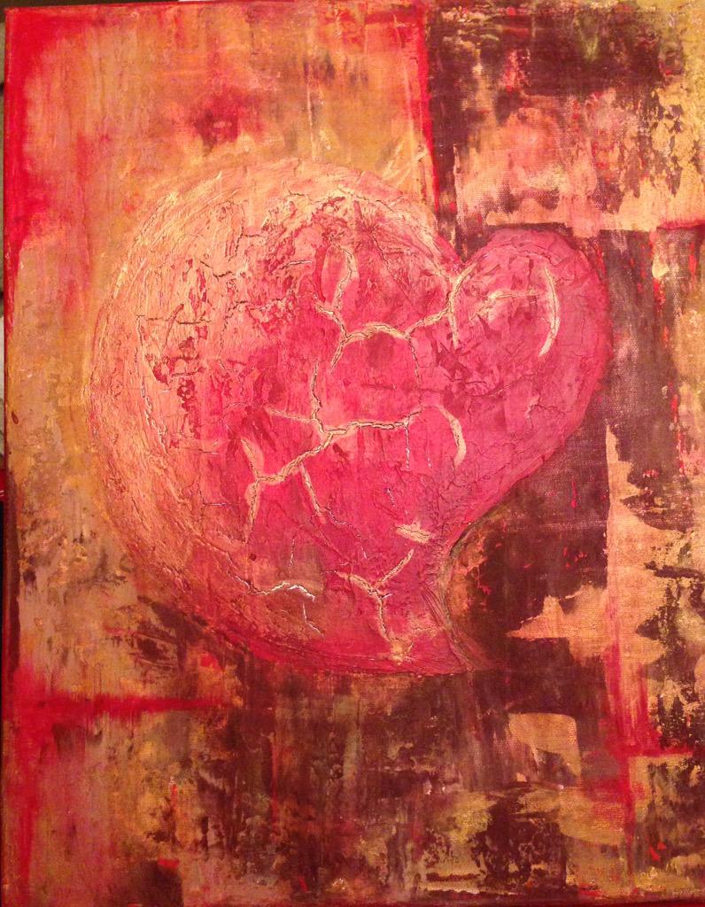 CabinetQueen's tweet photo. My canvas #heart ... #broken #cracked #fractured #bleedingslow http://t.co/VzB0HBf9ha