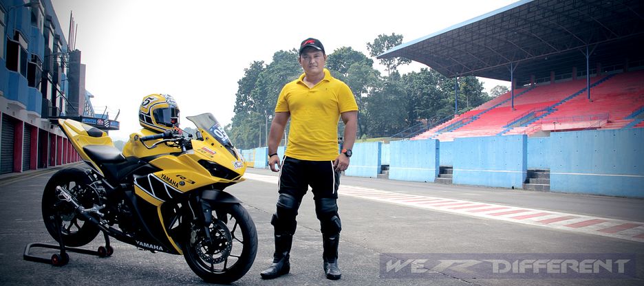 Tantan837's tweet image. #YamahaIDKrw #weRdifferent is out! "Gw Desain Motor Yamaha YZF R25 Yg Special bit.ly/1KJi77e   @YamahaJabar