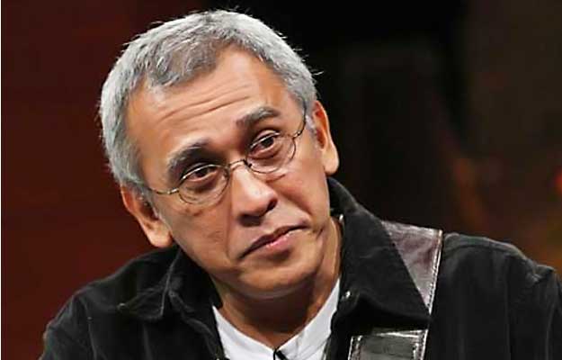 Musisi <a href="/iwanfals/">VL</a> juga peduli dgn bencana, salah satu bukti ialah lagunya yg berjudul bencana alam. #HariMusikNasional