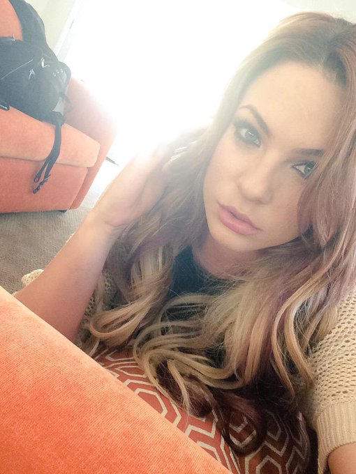 Chillaxing on set earlier for @WickedPictures #selfie http://t.co/b7k5H5rxHI<a class="tags" href="/tag/wickedpictures">@wickedpictures</a><a href="/tag/selfie"class="tags"><span>#selfie</span></a>