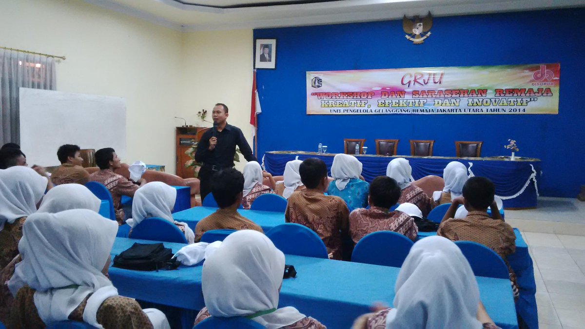 ALDO2914's tweet photo. @YTAcademy_ID @TrainerMuda_ID @turuntanganJKT training pemuda pendobrak bangsa http://t.co/nqeV8gAs1V