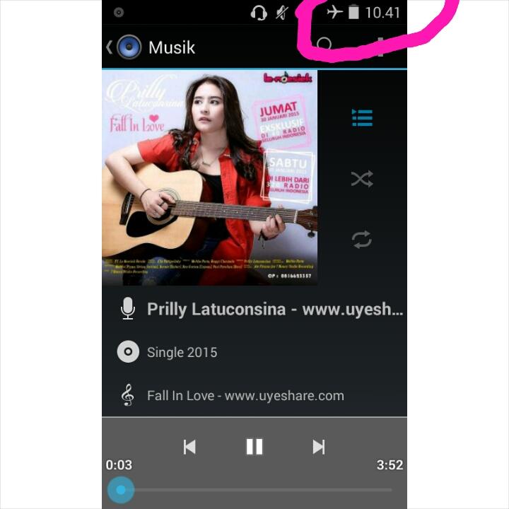 Putri_Della12's tweet photo. @PrillyBie ini tdi waktu istirahat bosen bgt di sekolah jadi puter lagu fav deh @PrillyBie enak bgt ...@PrillyBie http://t.co/czZds1sBUy