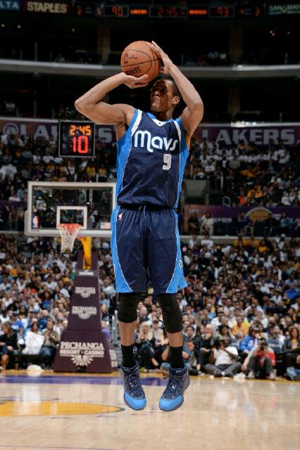 fi_sonic's tweet photo. @rajonrondo ... @Lakers v @dallasmavs at @STAPLEScenter. #NBA @LosLakers (Andrew D Bernstein/Getty) http://t.co/k9mBJj3lsE