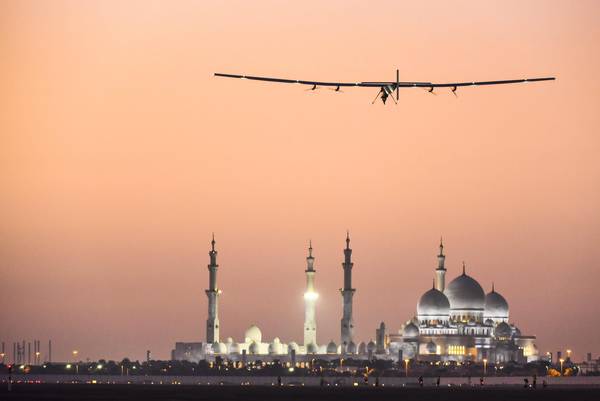 Giro del Mondo: Aereo energia solare arrivato in India da Oman