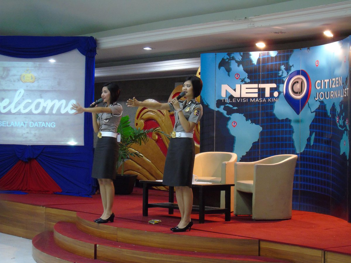 itbstikombali's tweet photo. Aksi Brigadir Herlina &amp; Briptu Lery menjelaskan tentang safety riding dan program 86 NET TV @netmediatama @NET_CJ http://t.co/odadrlH2r8