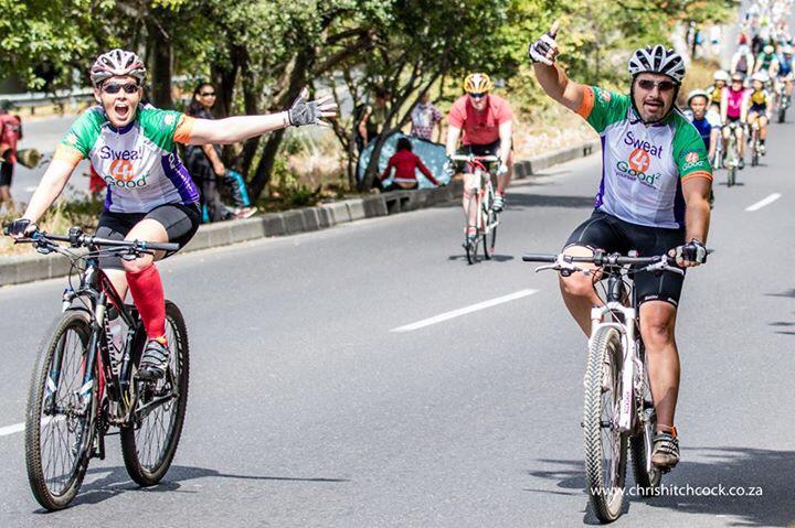 carolbrink's tweet photo. @ChrisH_Photos @Sweat4Good @Sweat4Good @johnmcinroy @STOFFsocker @redsockfriday Rocking the shOOOoooops love http://t.co/icP6RUeLbn