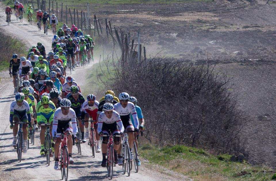 giroditalia's tweet photo. Sabato abbiamo vissuto una bellissima @StradeBianche Eroica Pro, mercoledì inizia la @TirrenAdriatico... Buon lunedì! http://t.co/h2BLRlYuGa