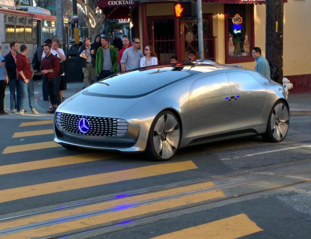 La voiture sans chauffeur de Mercedes arpentant les rues de San Francisco.