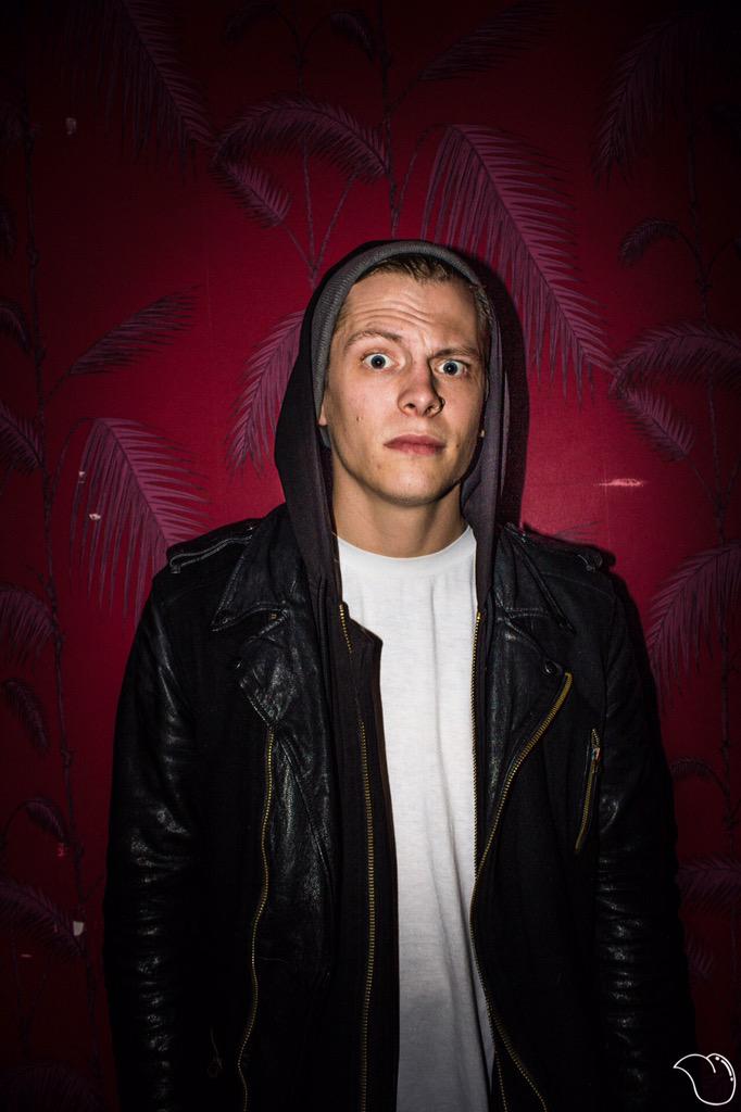 CharleysLipRing's tweet image. #MCM every Monday 😻