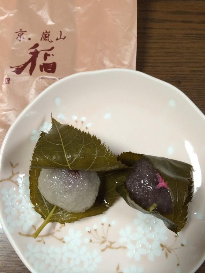 京都の春スイーツ 桜餅 を食べ比べ 嵐山さくら餅 稲 はんなり京都観光
