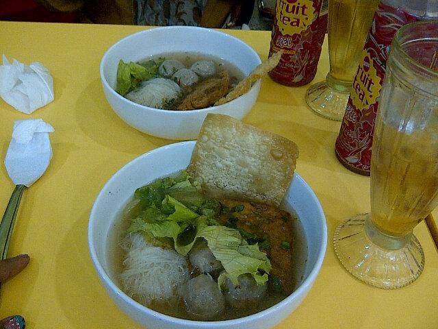 Ngebakso dlu with umi
