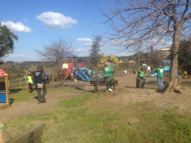NoiXRoma's tweet photo. Operazione decoro al Parco di Proba Pretonia #noixroma http://t.co/Y0xfZsZ8qH