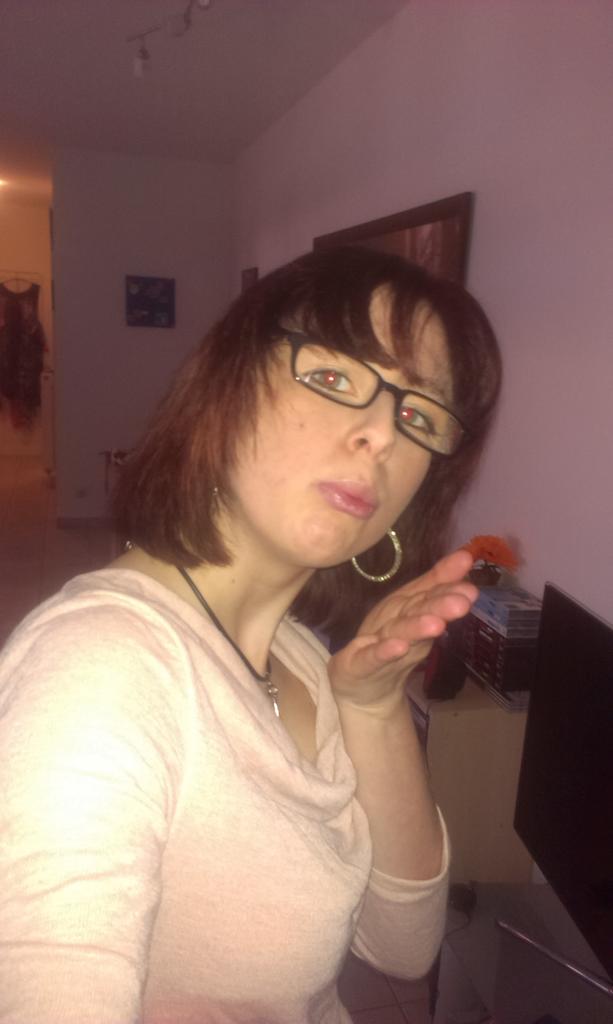 CAloyalLady's tweet photo. @SunnyBeLIEve @DeniseLienhard @criss400 @Amandaloggie @NinaJnina76 @Loyal_angel_ @lauriejones1958 #offtoshop ;-) http://t.co/r7xLoUJEiv
