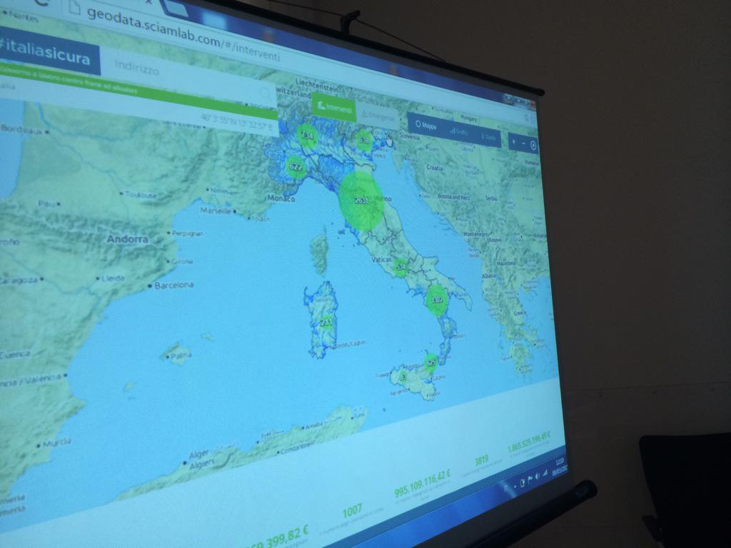 casaitaliagov's tweet photo. #italiasicura su http://t.co/2ryPTX1iGR le opere contro frane e alluvioni, a lavoro perché sia ancora più accessibile http://t.co/DhUbPB6vD8