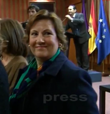 ofiviviendamad's tweet photo. El lunes señalamos a Ana Botella y Paz Gonzálz, delegada Urbanismo @Madrid #EscracheBotella ¿Quién será el siguiente? http://t.co/1XI7JFCfPu