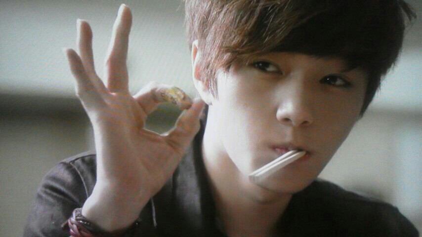 ifntL0313's tweet photo. @ 

koreaTV

黙れイケメンバンド
(　2012年、tvN　)
-　 L　：　イ・ヒョンス役

. 
https://t.co/85lrKGVC43