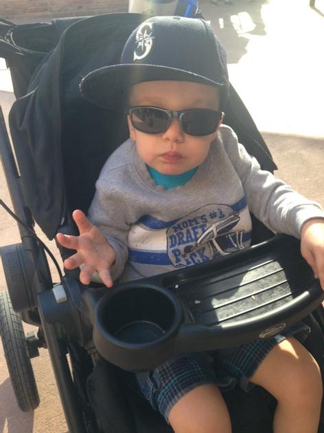 dcolella15's tweet photo. @F_Rodney56 my 2 year old puts his hat on like this every time! #ShootTheArrow #CloserInTraining @Mariners http://t.co/I7PgzcY6fN