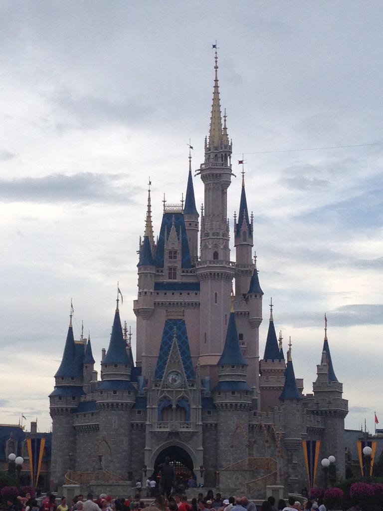 mdepinto217's tweet photo. "A dream is a wish your heart makes" -Cinderella 💫✨ #EDU803 #walkmyworld #disneyworld http://t.co/6O6Y6qUimR