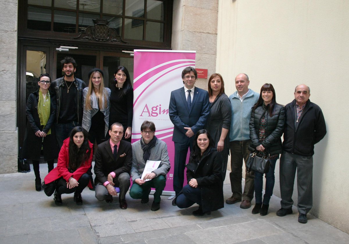 agimod_'s tweet photo. Avui juntament amb @girona_cat hem presentat la programació  d’activitats de Gimoda http://t.co/Ozp4uwMiWq #Gimodat http://t.co/059rb72bDg