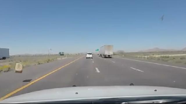 fox5dc's tweet photo. VIDEO: Alleged drug smugglers toss over a DOZEN bales of MARIJUANA from car in WILD chase! http://t.co/e80aM23VgK http://t.co/7Ue4JCsN0W