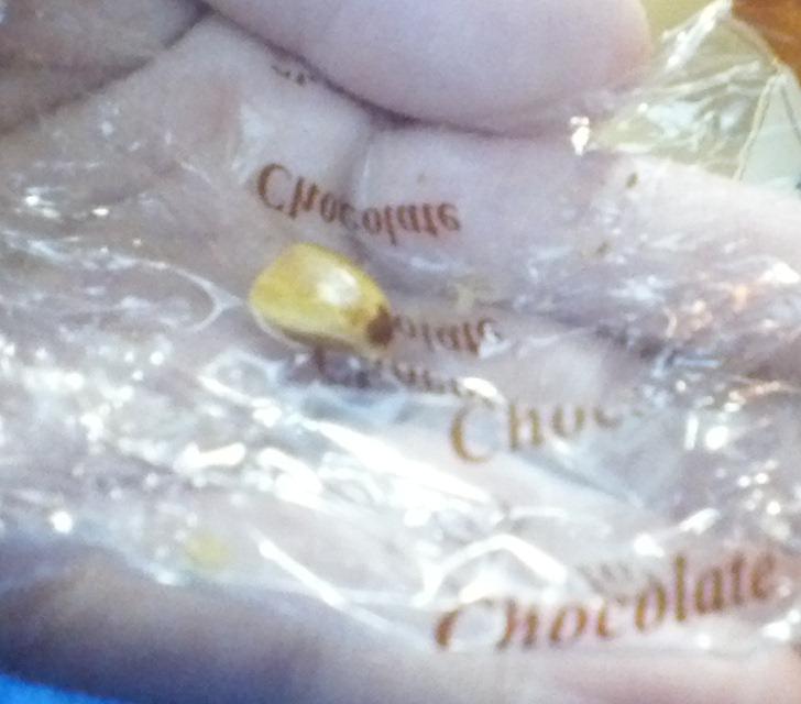 m79659286's tweet photo. こんなことある！   
 
ピーナッツチョコ食べたら

これだけ残ったwwwwww http://t.co/4SE8kmSMwn