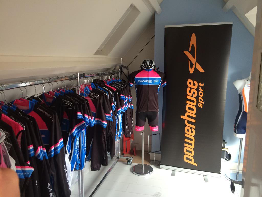 Nieuwe team- en verenigingskleding nodig? Zie hier nieuwe kledingcollectie #Wielrennen #triathlon #teamkleding
