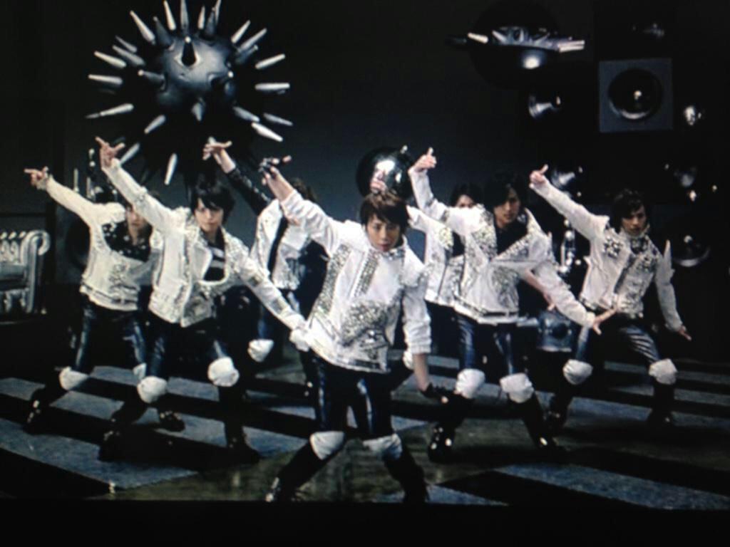 あゆた スマスマに来週キスマイが出る Smapとキスマイkiss魂を披露 Smapとキスマイkiss魂を披露 Smapと舞祭組もコラボ Smapと舞祭組もコラボ 楽しみ楽しみ Smap変装してた Http T Co Wbs0kwoxxm Twitter