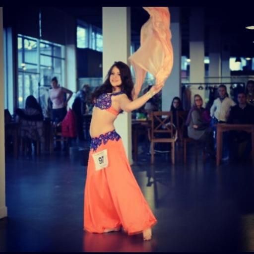 dogsforever23's tweet photo. Belly dance http://t.co/oooUIVlNzI