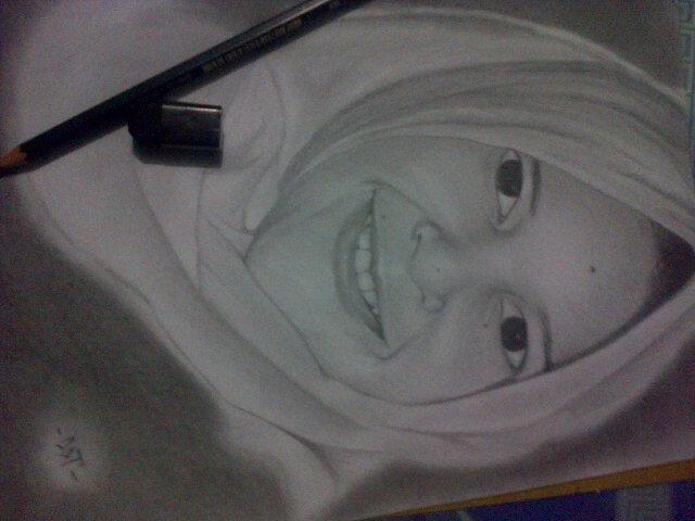 Sekilas kaya pocong ya -_- "<a href="/gambaris/">salokoaryo studio</a>: Kaya ga ada kerjaan ngritik karya yg udh bagus :D "<a href="/didutkumis/">DUT</a>: Share ah kak  "