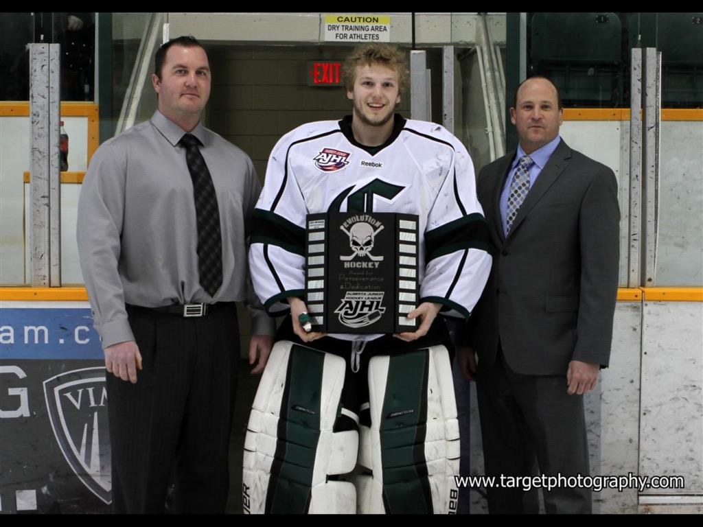 evhockey's tweet photo. Big congrats to Tommy Nixon @OFFICIAL_TNixon of the @SPcrusaders on winning the Evolution Hockey Award &amp; Scolarship http://t.co/ySIeGueYrw