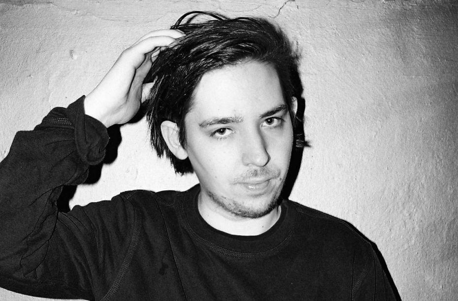 thefader's tweet image. Premiere: Float on a cloud with @taraganapyjaram’s “Ariel." thefader.com/2015/03/09/flo…