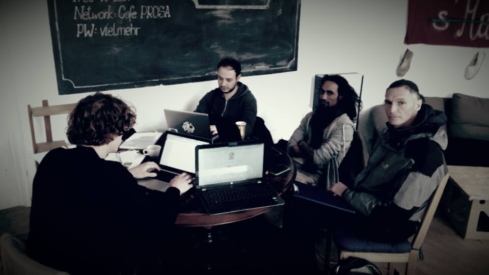 MannCpt's tweet photo. Early #session at #CafeProsa with @Rajiv_Marteau, @fabiano2o and Oliver. I am Looking forward to build with trees! http://t.co/5SuLfHPJmb
