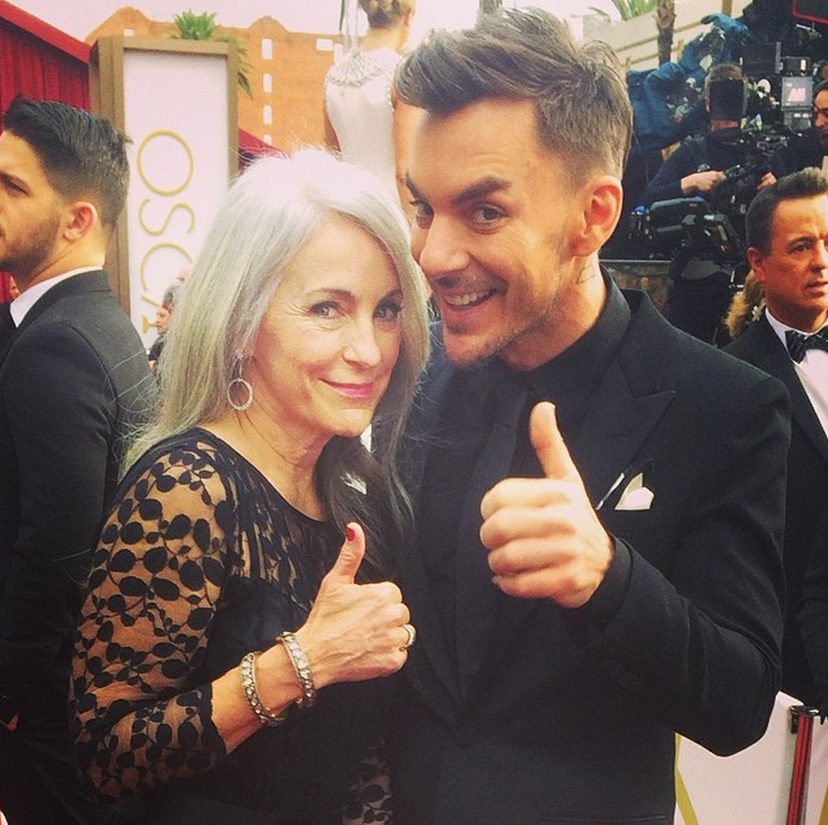 NFTO Flashback: Mom + @ShannonLeto on the #Oscars Red Carpet., image size:1200x1196