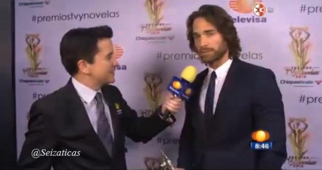 Seizaticas's tweet photo. #Video @sebastianrulli le dedica su premio de #MejorActor al publico! #PTVYN2015 #Nota1N http://t.co/szPNHz30W3 โฆ http://t.co/3wseghPCgp