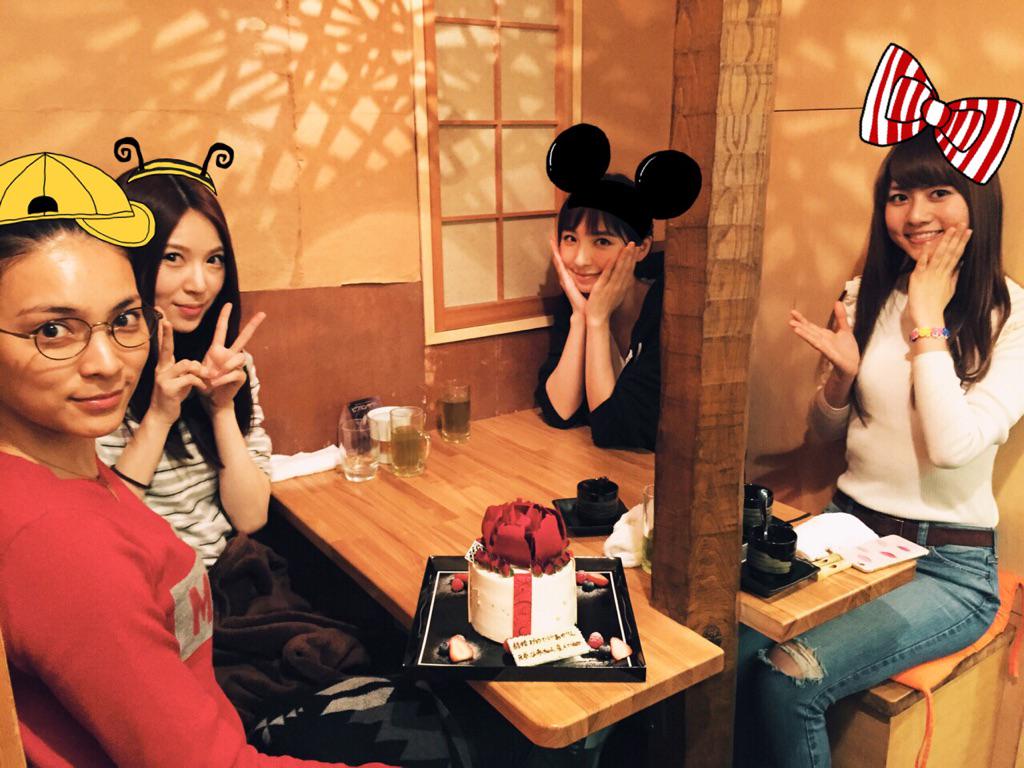 bbsjohnnys's tweet photo. RT @mariko_dayo: あやりんの結婚祝いと出産祝い出来た❤︎ずっと支えてくれた優しいあやりん❤︎
元気な赤ちゃん産んでね（＾ν＾）
面白メンツでお祝いしました( *｀ω´) https://t.co/cs8cz2j1rh