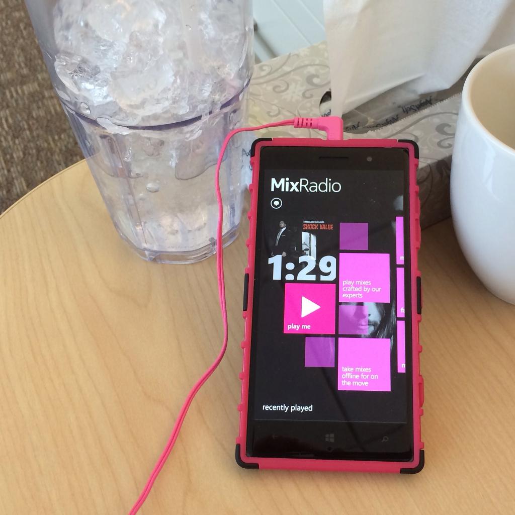 InTheKitchenKP's tweet photo. Very happy with the variety so far using #MixRadio on my @LumiaUS 830. Great beats! #LumiaSwitch #TeamLuminaries ๐ http://t.co/y5x0sCnRwB