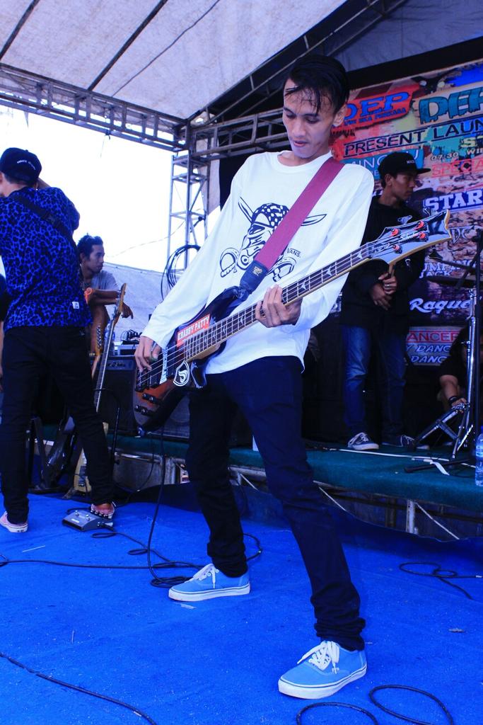 Cc <a href="/ndeevdev/">Dev Ndev</a>