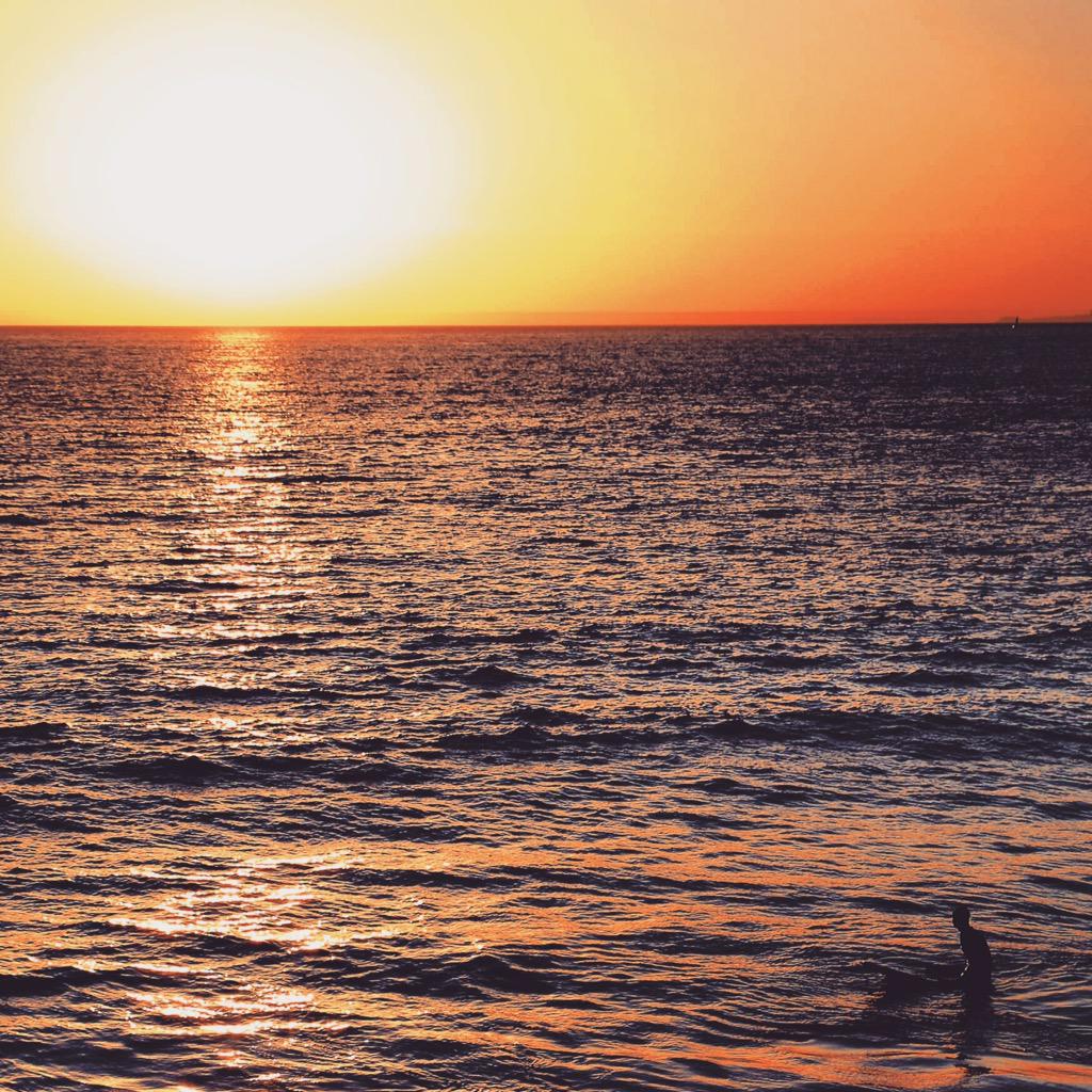 CapturePix's tweet image. #Sunset #surf Cali life! Peace.