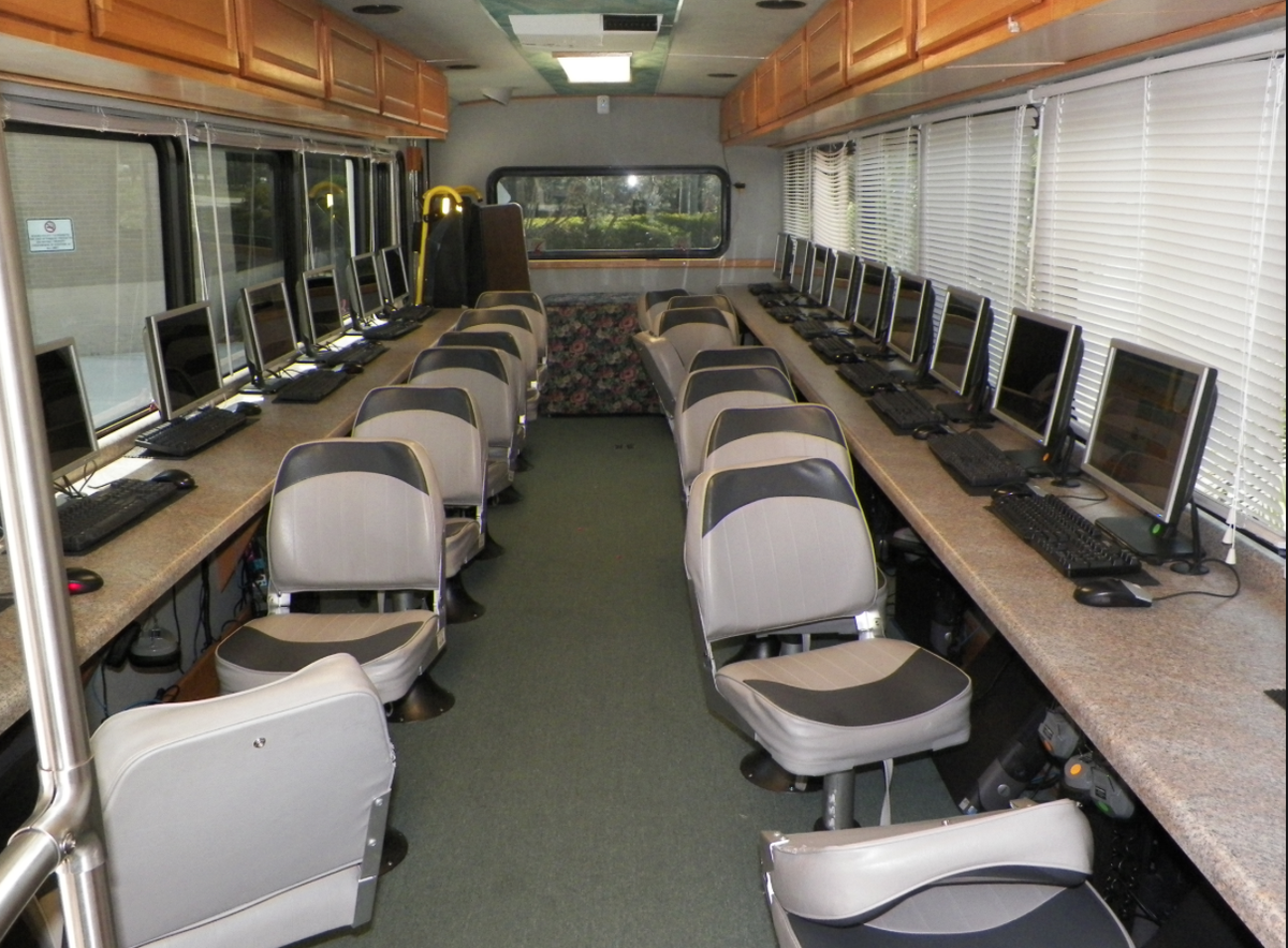 SchlechtyCenter's tweet photo. Will the bus to school become the school? @PennFoster thinks so! #SXSW2015 #SXSWedu #engagingnetgen http://t.co/KTs9iZwqke