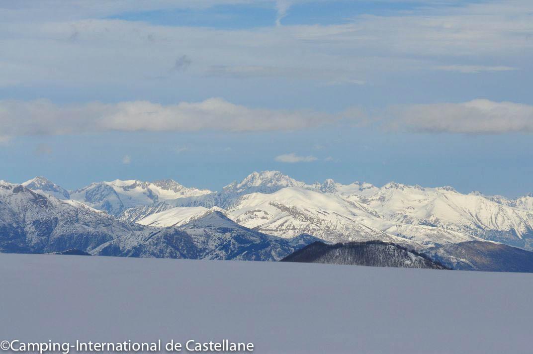 campinginter's tweet image. stade de neige Vauplane de Castellane, mars 2015"stade de neige Vauplane, Castellane"