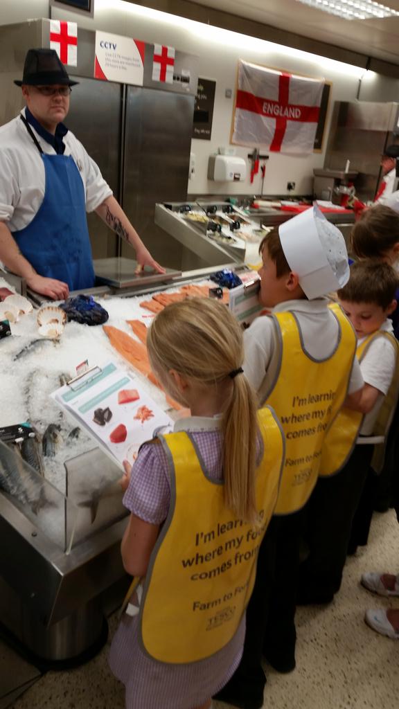 We've now seen over 500 children come on a Farm to Fork trail! 🍉🍒 <a href="/studicko123/">stuart</a> <a href="/EatHappyProject/">EatHappyProject</a>