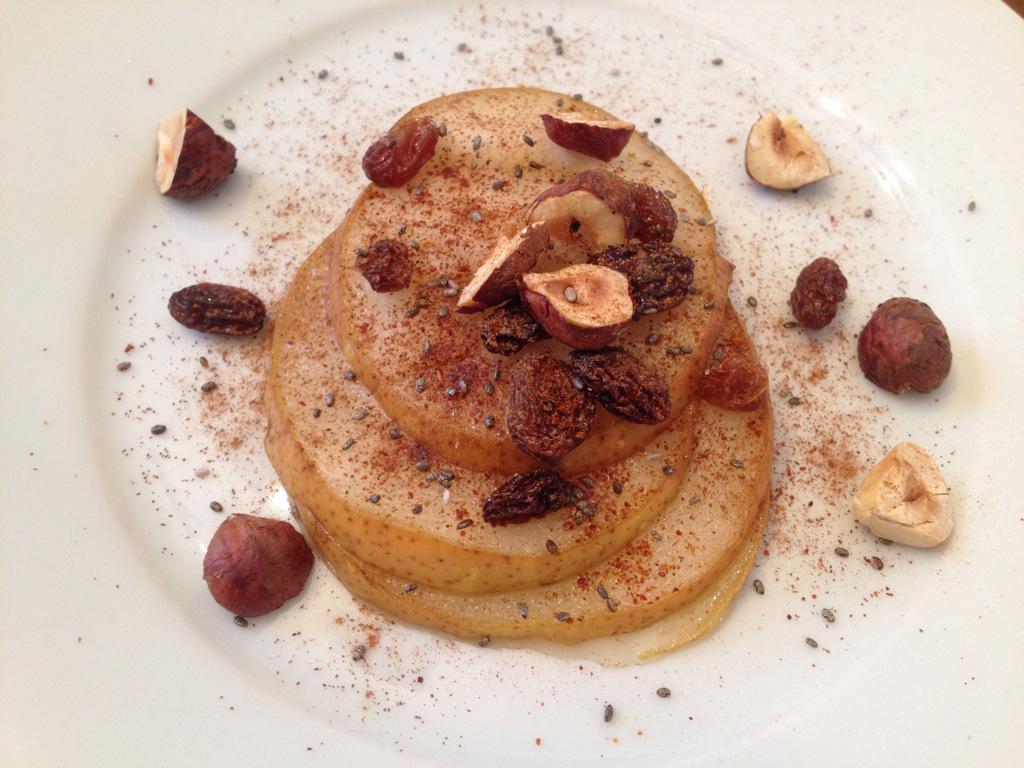 LocalFoodieRD's tweet photo. Great breakfast or dessert. Roasted pear w/vanilla, Vietnamese cinnamon & dusting of chili #FNSpice #RDapproved http://t.co/Tnf23uI4Ds