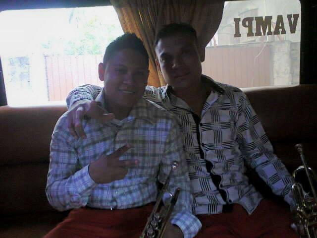 JAIROBEDT's tweet photo. con el compa #christian trompetas.!! http://t.co/BRmxaJDhsf