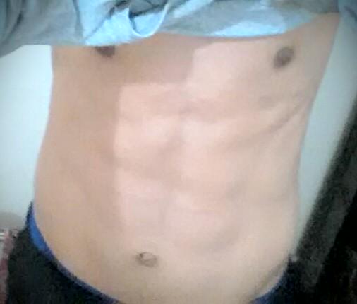 منو يبي يمصمص جسمي