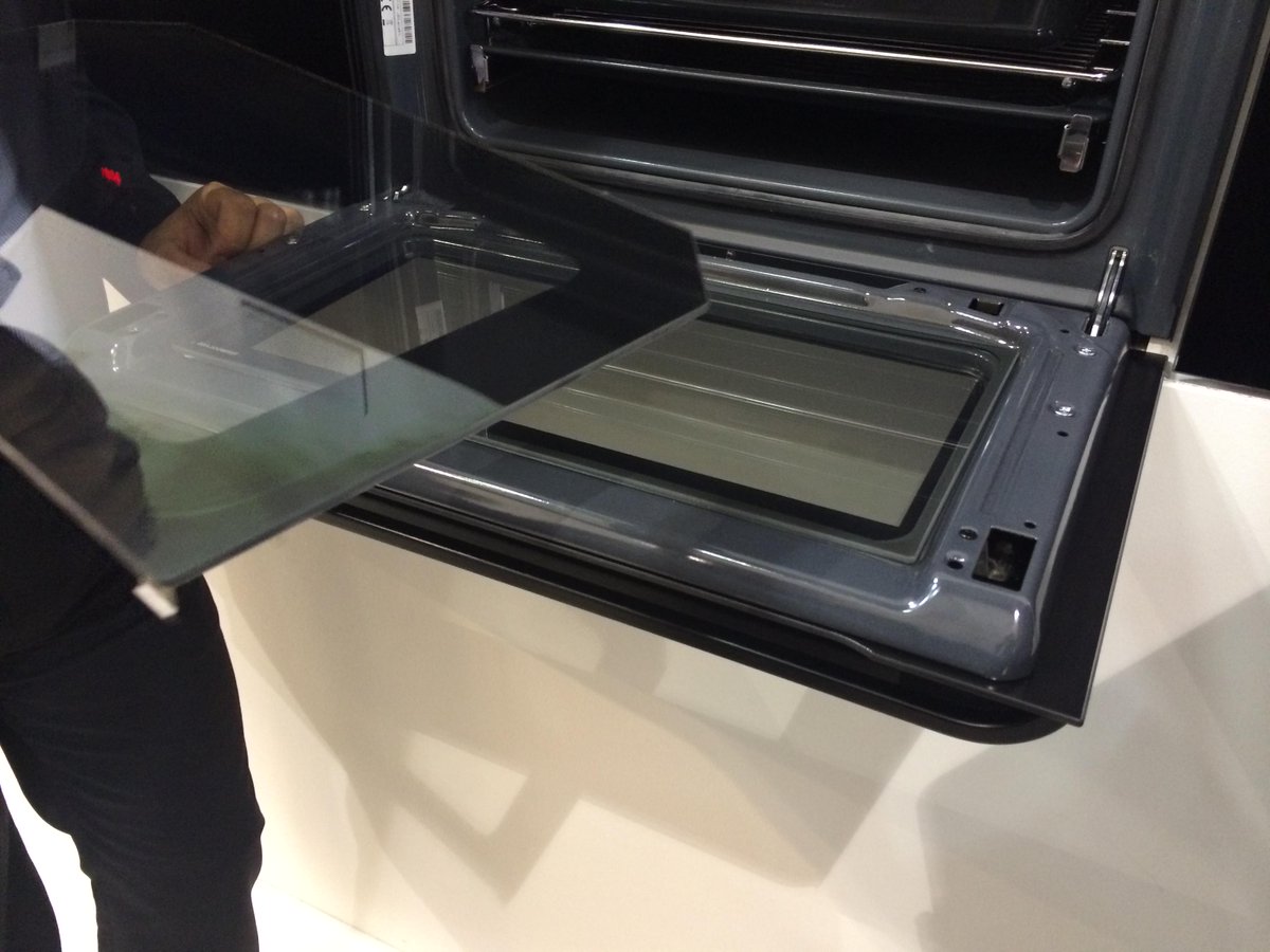 LA COMODIDAD DE LOS #hornos NOVY.
practica contrapuerta de cristal desmontable.
#cocinas #hogar