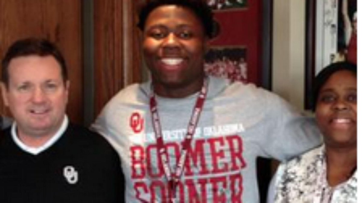 sportingnews's tweet photo. Four-star Oklahoma recruit decommits after racist fraternity video surfaces. http://t.co/CjP3jcGd15 http://t.co/trvYRFf8d9